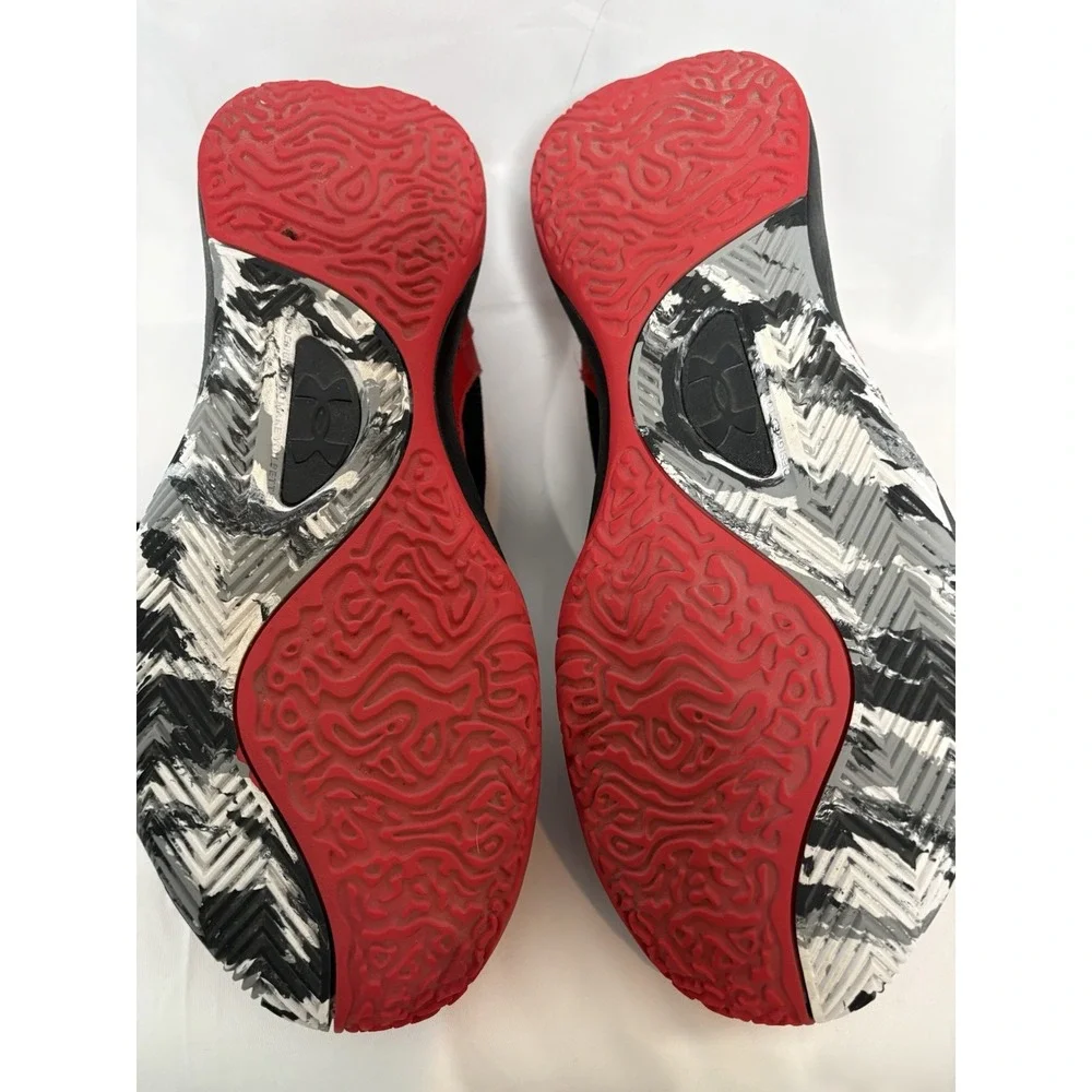 Under‎ Armour Men's Basketball Shoes Red Black Low Top Athletic Sneakers US 15